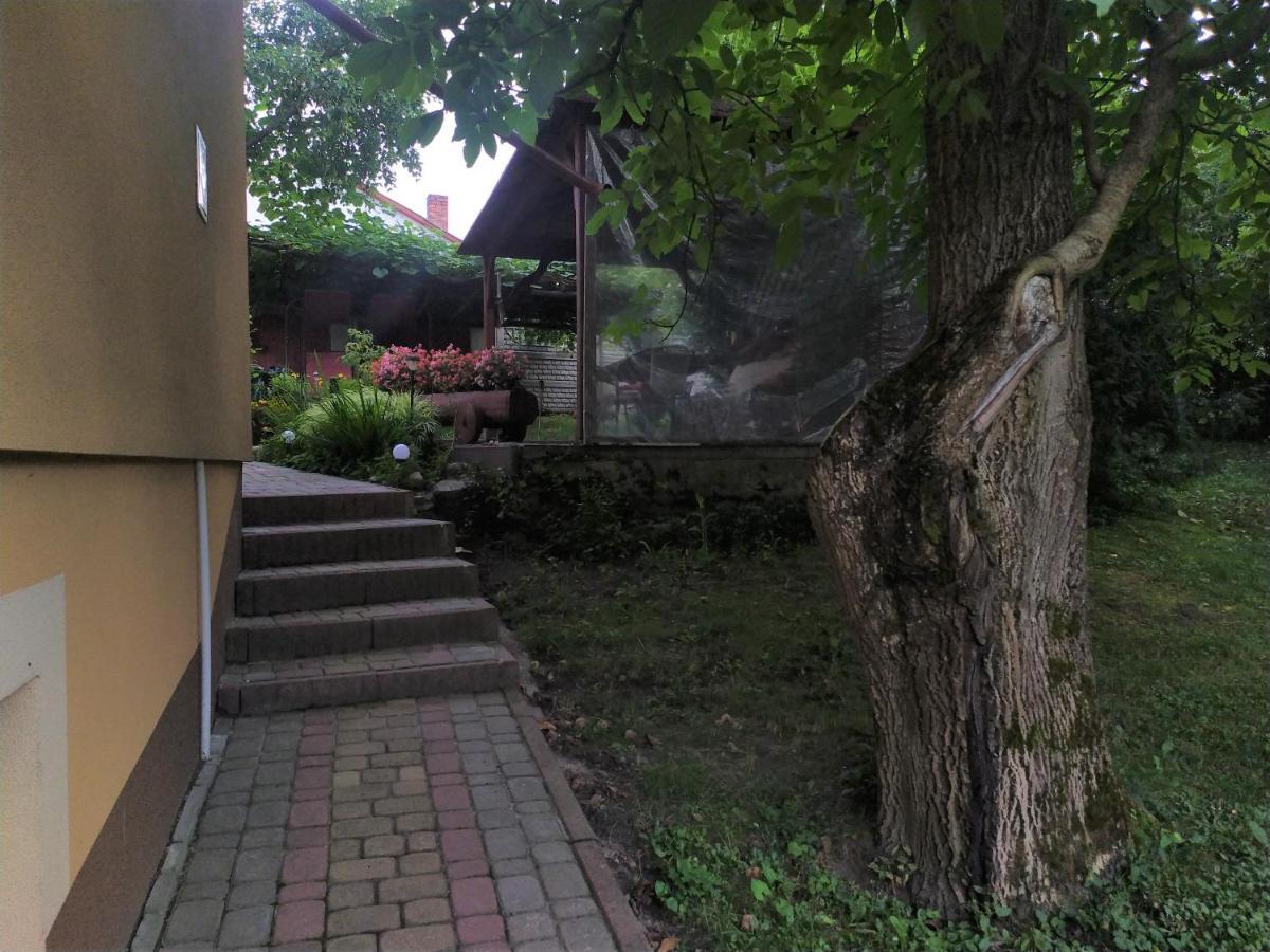 Apartament W Domu Na Wsi Tomaszów Lubelski Exterior foto